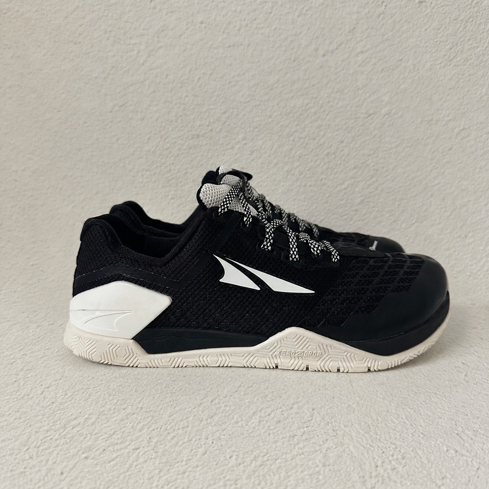 Altra Solstice XT Womens 9 Black White Cross Training Shoes AFW1976P-02 Gym